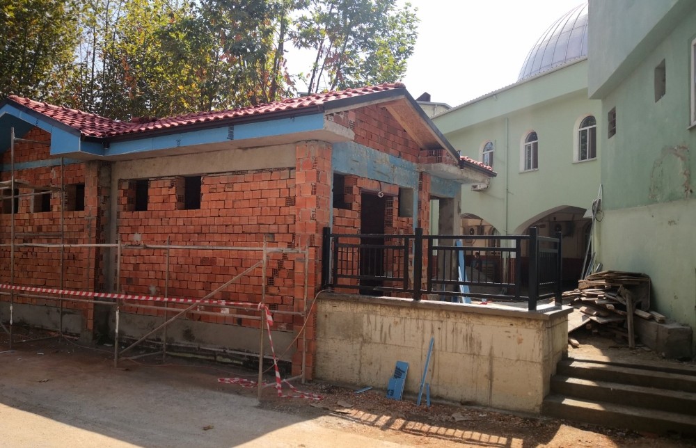 Camilere Osmangazi eli