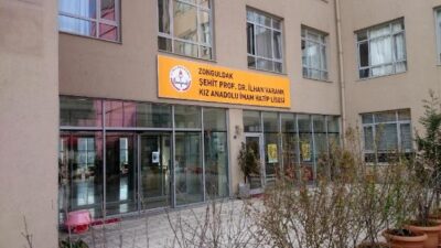 Öğretmen pozitif çıktı, 28 kişi karantinaya alındı