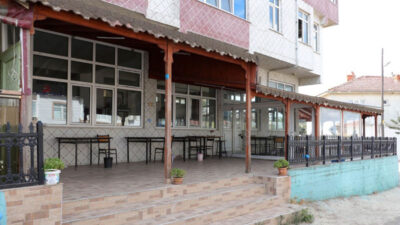 Vaka sayısı arttı, işyerleri ve cami kapatıldı