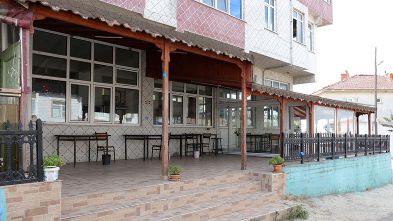 Vaka sayısı arttı, işyerleri ve cami kapatıldı