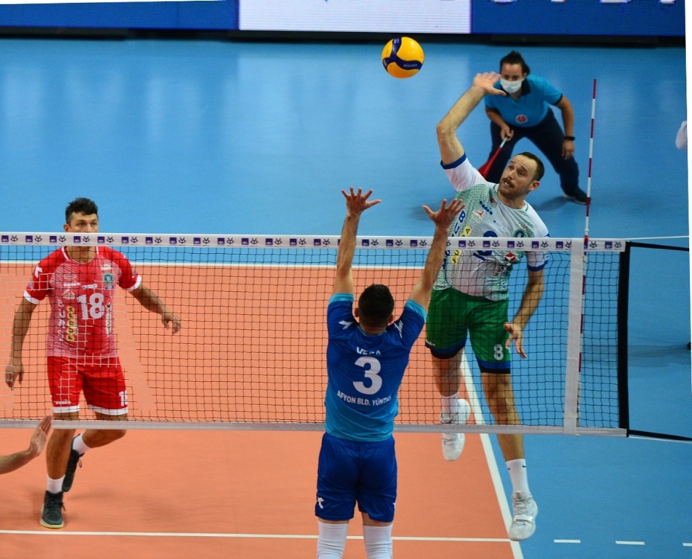 Efeler ilk maçta 3 puanı aldı Efeler ilk maçta 3 puanı aldı