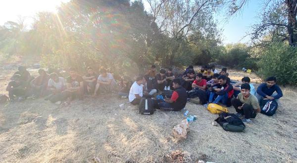 Kaş’ta 30 kaçak göçmen yakalandı