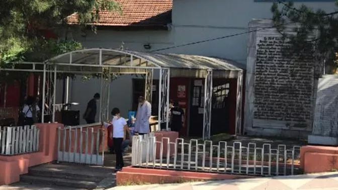 8’inci sınıf öğrencisinde koronavirüs tespit edildi! Öğrenci ve öğretmenler karantinaya alındı
