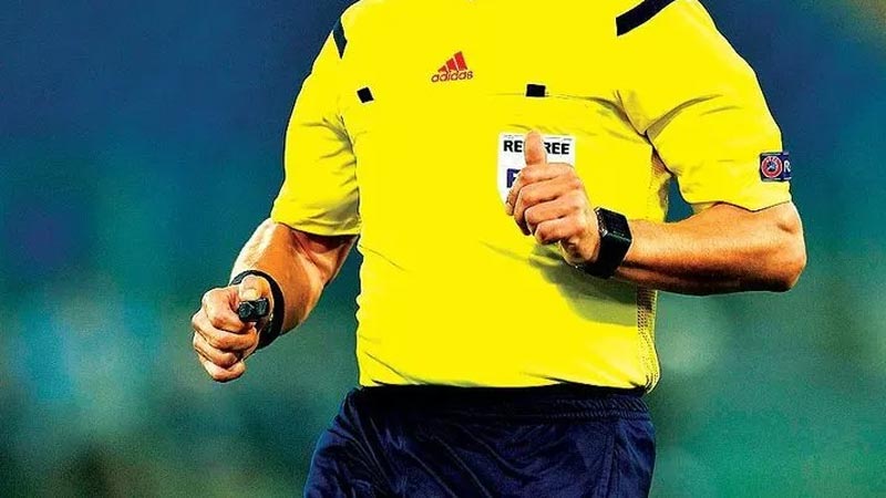 Ünlü hakem bıçaklanarak öldürüldü! Ünlü hakem bıçaklanarak öldürüldü!