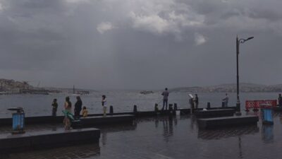 Uyarı yapılmıştı! İstanbul’da gündüz geceye döndü