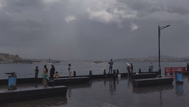 Uyarı yapılmıştı! İstanbul’da gündüz geceye döndü