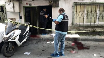Korkunç olay! Ev arkadaşının boğazını kesti