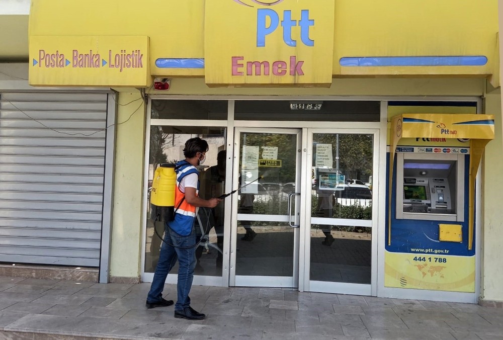 Kamu binalarında dezenfekte çalışmaları Kamu binalarında dezenfekte çalışmaları