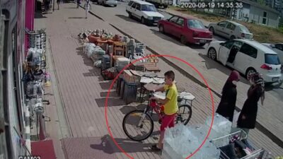 Kendi bisikletini bırakıp başka bisikleti çaldı…O anlar kamerada
