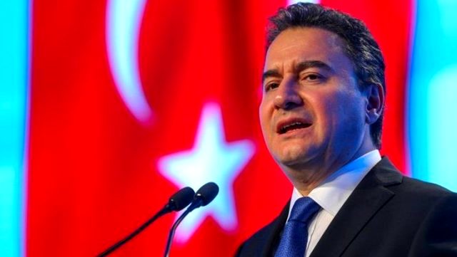 Koronavirüs tedavisi gören Ali Babacan hastaneye kaldırıldı