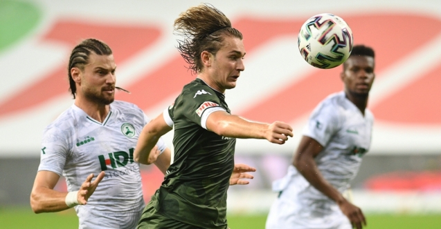 Timsah evinde kayıp… Gençler istedi ama olmadı…