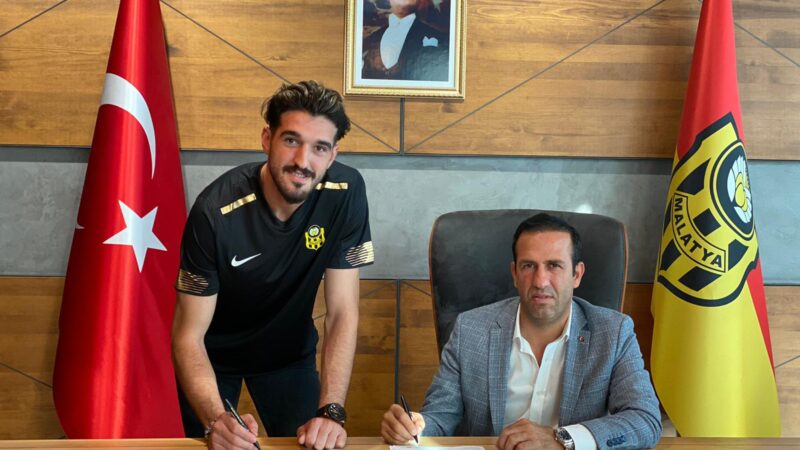 Bursaspor'la olan sözleşmesini fesheden Kubilay Kanatsızkuş, Yeni Malatyaspor ile sözleşme