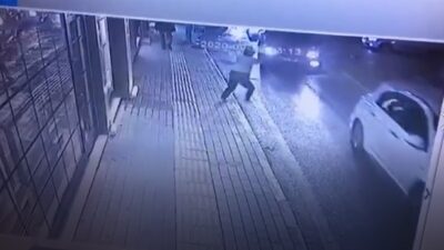 Bursa’da minibüsün çarptığı kız kameralara böyle yansıdı