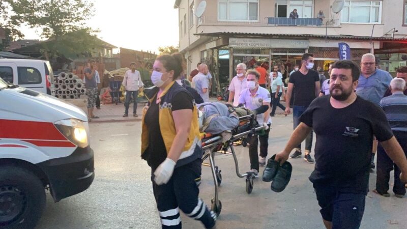 Bursa’da tali yoldan çıkan otomobile çarpan motosiklet sürücüsü yaralandı. Kaza