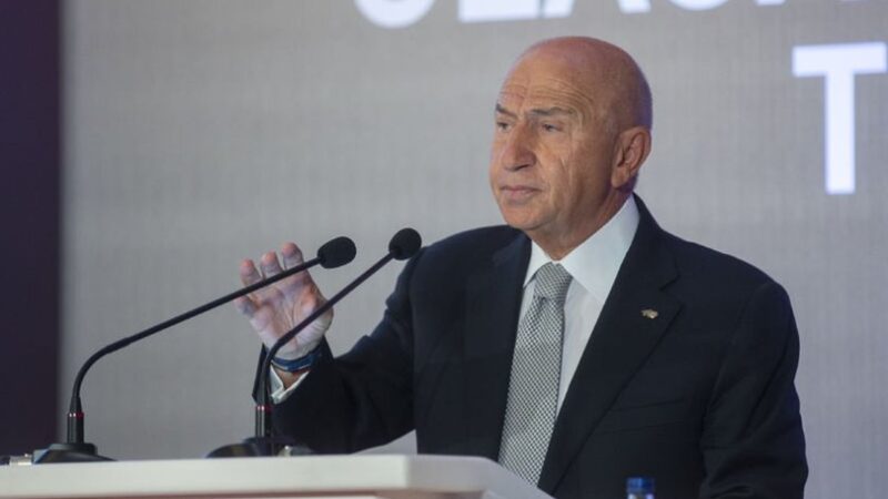 Türkiye Futbol Federasyonu Başkanı Nihat Özdemir, "Çift aşı sistemini oturtabilirsek,