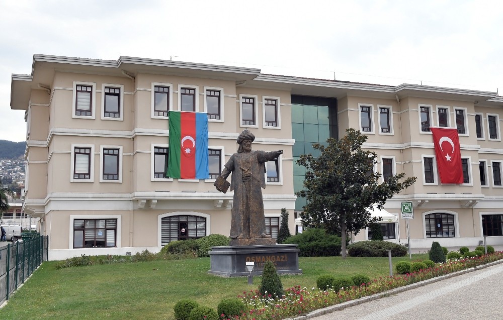 Osmangazi’den Azerbaycan’a bayraklı destek