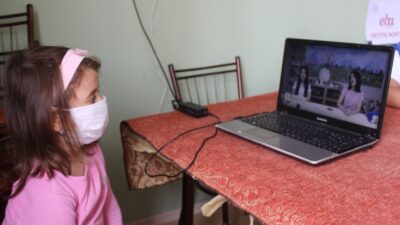 Uzaktan eğitim için köye sınırsız internet bağlattı, kahve okula dönüştü