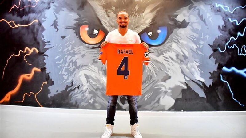 Süper Lig'in son şampiyonu Medipol Başakşehir, Brezilyalı futbolcu Rafael Pereira