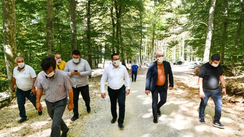 Suuçtu Tabiat Parkı yolları güzelleşiyor Mustafakemalpaşa Belediye Başkanı Mehmet Kanar, Suuçtu Şelalesi Tabiat Parkı’nda yapımı