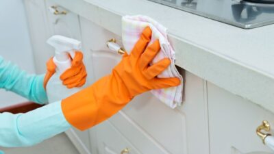 Temizlik hastası eşine boşanma davası açtı