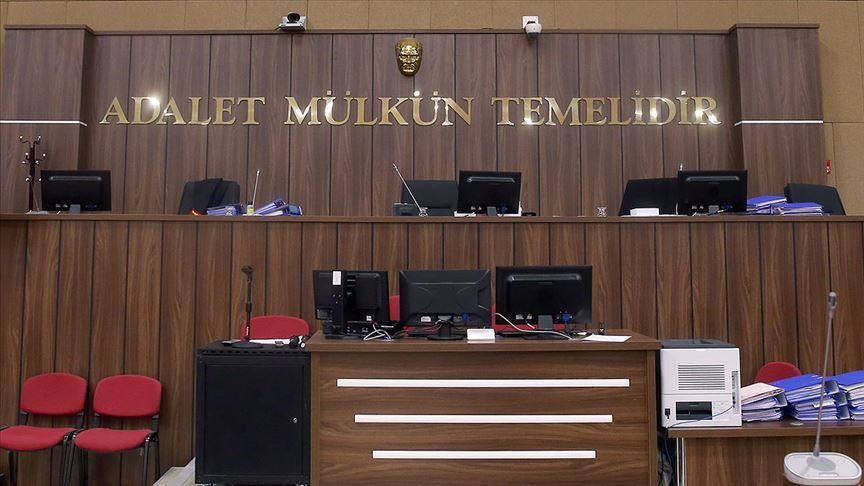 Türk bayrağını indirmeye çalışan kişi tutuklandı