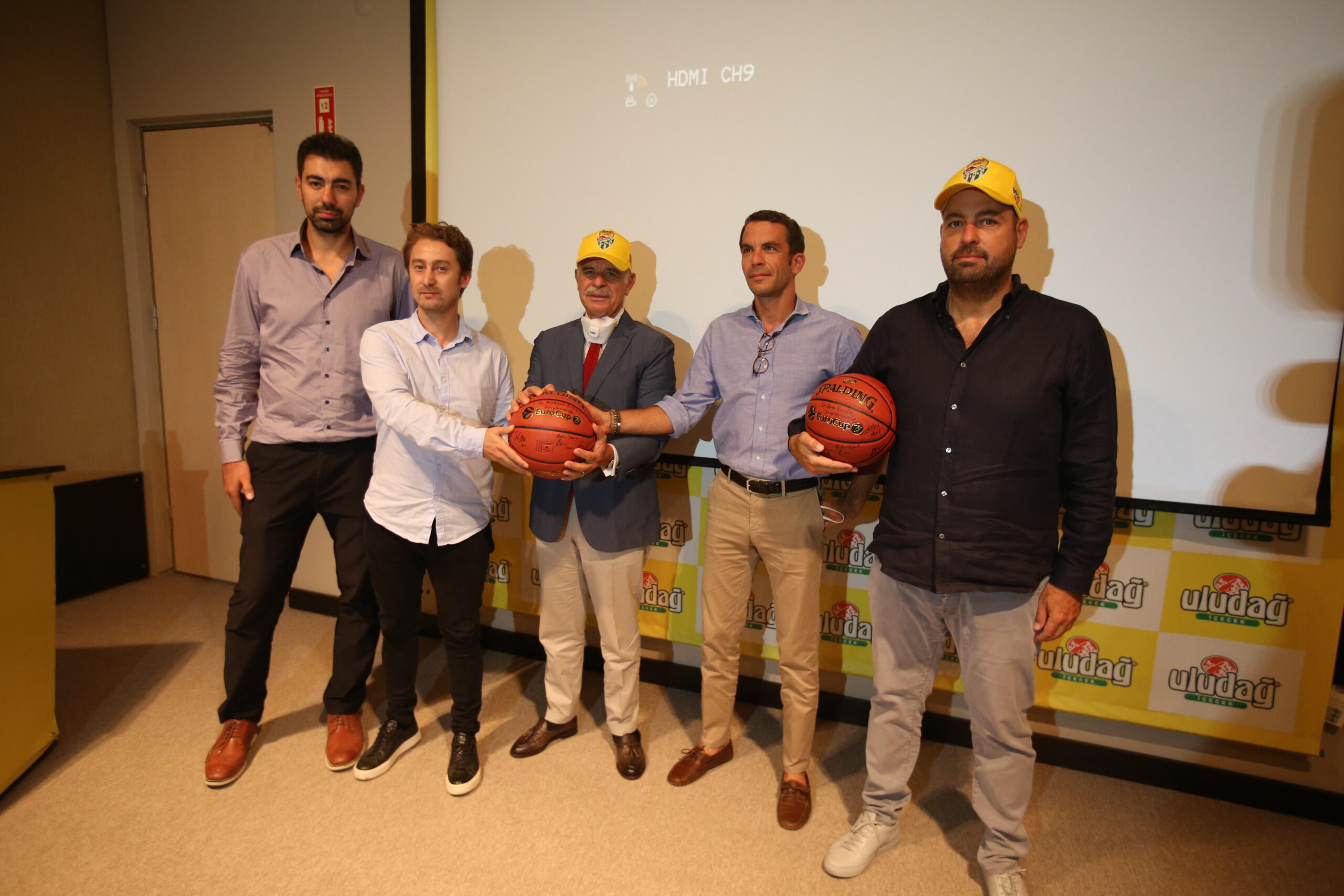 Frutti Extra Bursaspor’dan yeni sezon öncesi isim sponsoru ziyareti… Frutti Extra Bursaspor’dan yeni sezon öncesi isim sponsoru ziyareti…