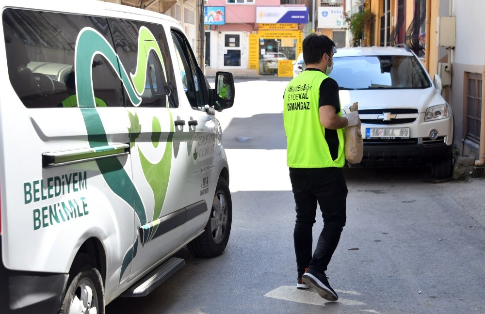 Virüse karşı ‘sosyal’ mücadele hız kesmiyor Virüse karşı ‘sosyal’ mücadele hız kesmiyor