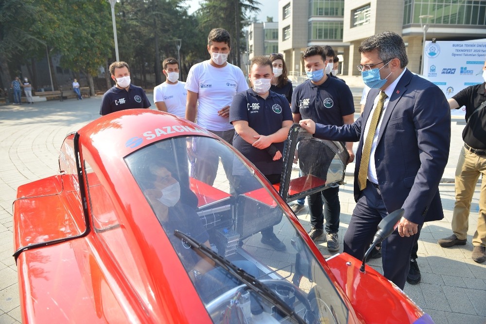 Yılmaz’dan finalistlere moral ziyareti Yılmaz’dan finalistlere moral ziyareti