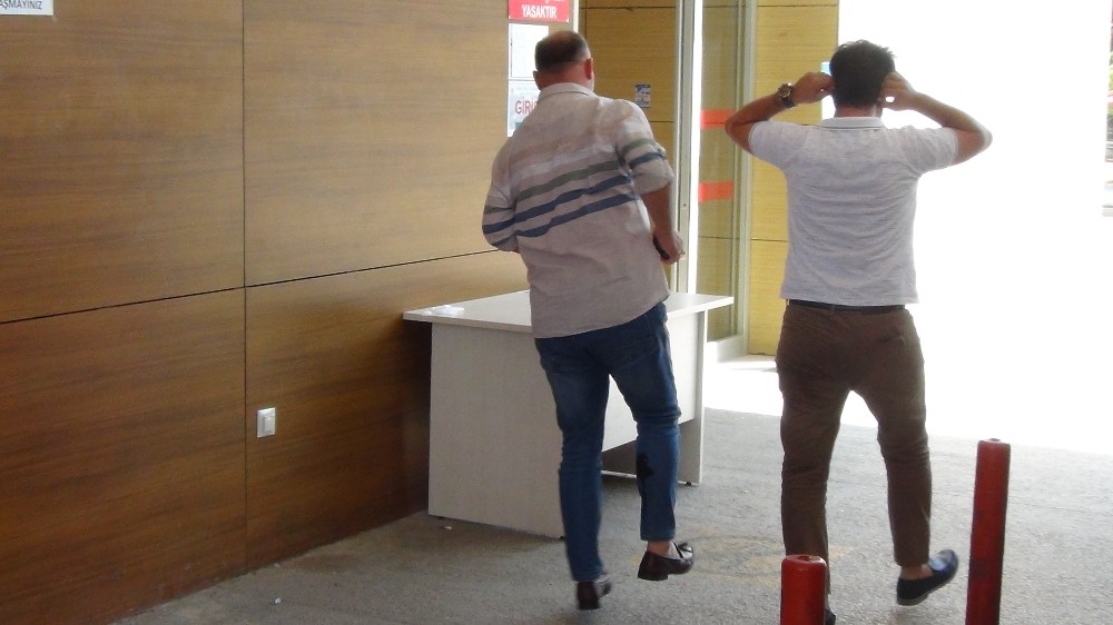 Bursa’da yol tartışması kanlı bitti Bursa’da yol tartışması kanlı bitti