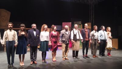 Pandemiye inat tiyatroya devam