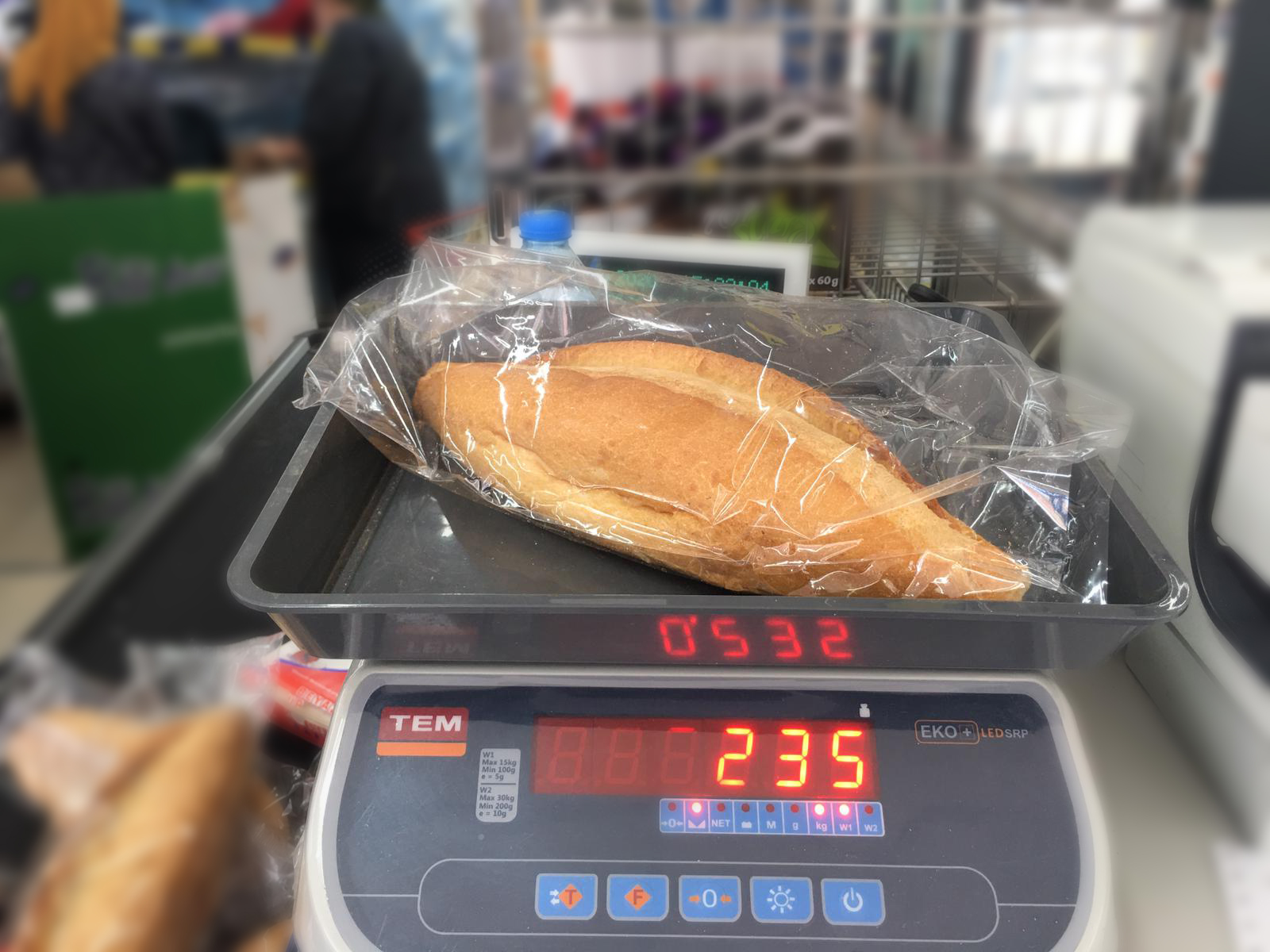 Bursa’da marketlerde de ekmek gramajları denetlendi