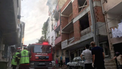 Bursa’da korku dolu dakikalar! 5 katlı apartmanda yangın