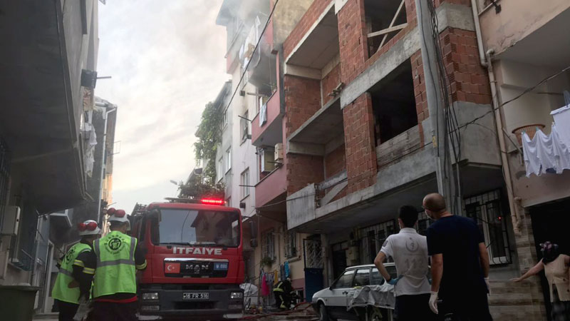 Bursa’da korku dolu dakikalar! 5 katlı apartmanda yangın