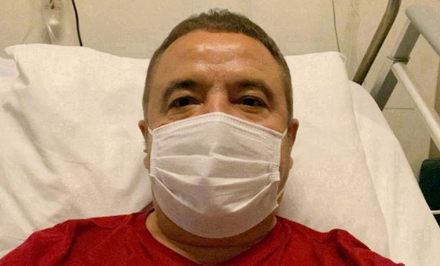 Başkan Böcek, 35 gün sonra uyandırıldı Başkan Böcek, 35 gün sonra uyandırıldı