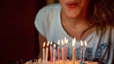 Doğum günü partisi yapan çift koronavirüse yakalandı