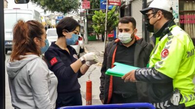 Karantinada olması gereken şoför yolcu taşırken yakalandı