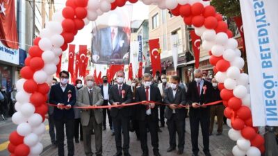 ‘İnegöl ve Cumhuriyet’ sergisi uzun sokakta açıldı