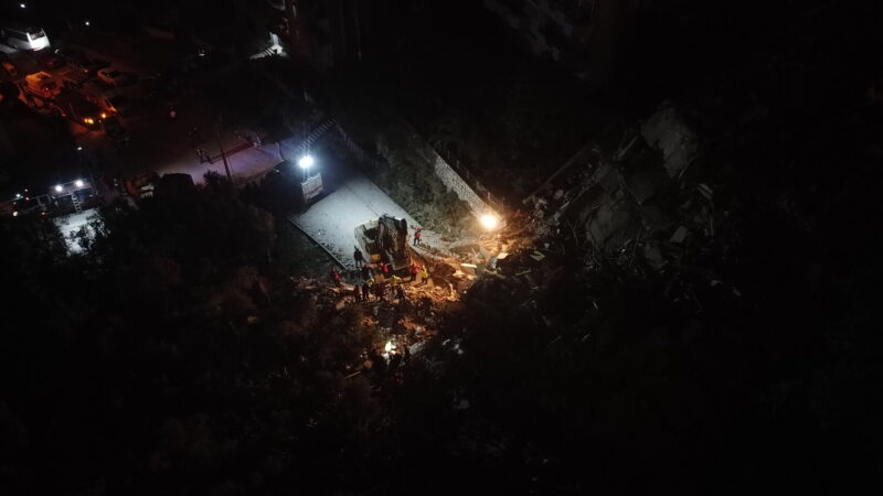 Bursa'da bir geri dönüşüm tesisinde çıkan yangın kontrol altına alındı.