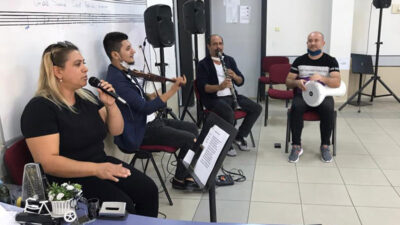 Önce eğitim sonra konser