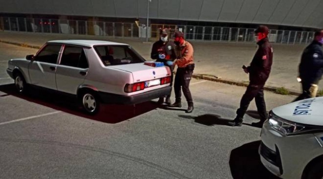 Karantinayı ihlal etti, drift yaparken yakalandı