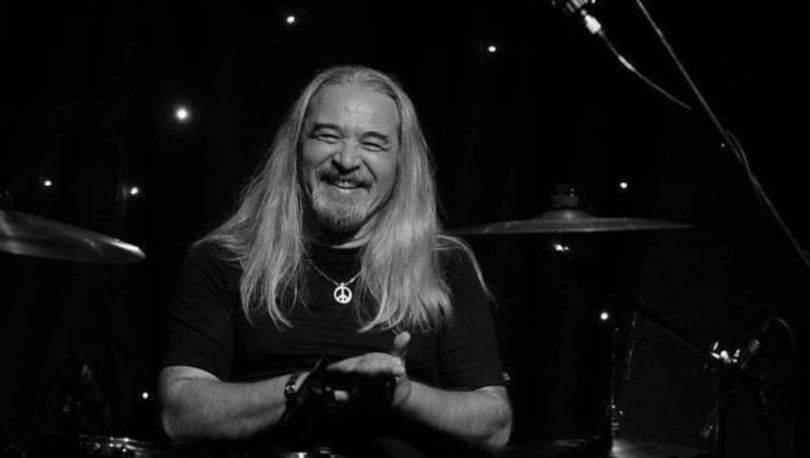 Ünlü sanatçı hayatını kaybetti