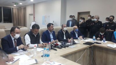 Deprem bölgesindeki Bakanlardan önemli açıklamalar