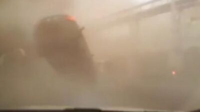 Korku dolu anlar! Otomobil hortuma kapıldı