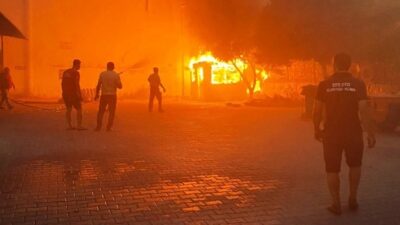 İş yerinde yangın! Saniyeler içinde küle döndü