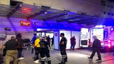 Korku dolu anlar! Arkadaşını bıçaklayıp kaçtı…