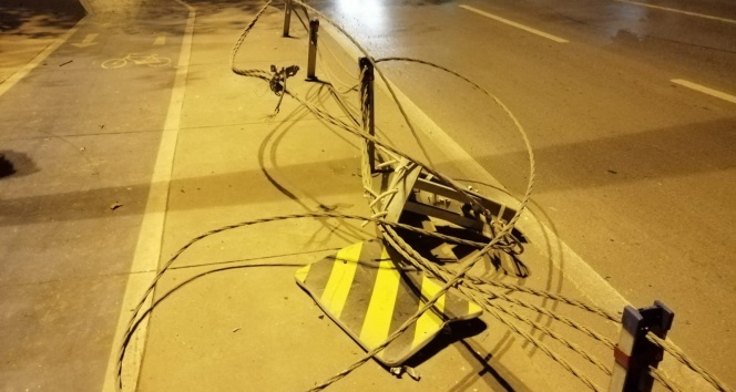 Kontrolden çıkan lüks otomobil defalarca takla attı