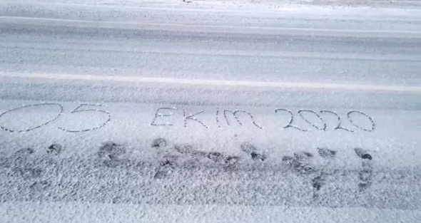 Ve mevsimin ilk karı yağdı! Ve mevsimin ilk karı yağdı!