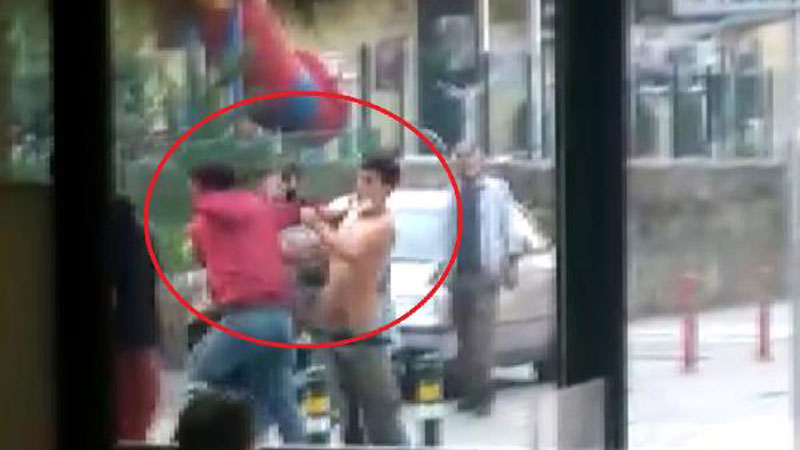 Yer: Bursa… Birbirlerine girdiler! Tekmeler havada uçuştu…