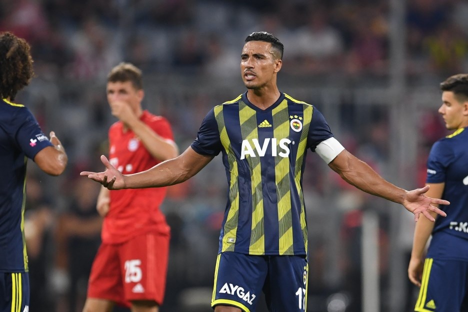 Fenerbahçeli futbolcu koronavirüse yakalandı Fenerbahçeli futbolcu koronavirüse yakalandı