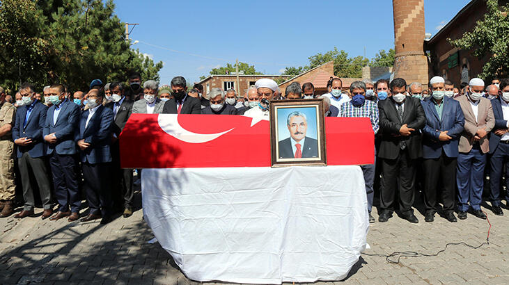 Eski Bakan Zeki Ergezen son yolculuğuna uğurlandı